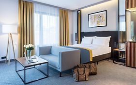 Grand Ascot Hotel